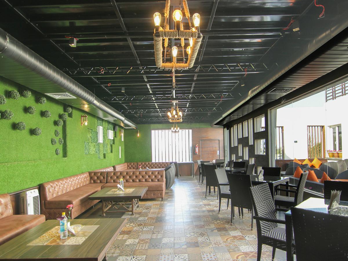 Oyo 12496 Skyotel Lucknow Exterior foto